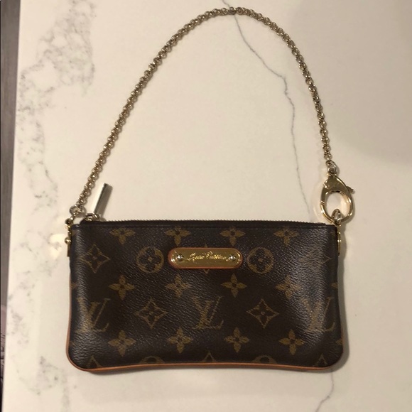 Discontinued Louis Vuitton Monogram Milla Pochette - Picture 2 of 16